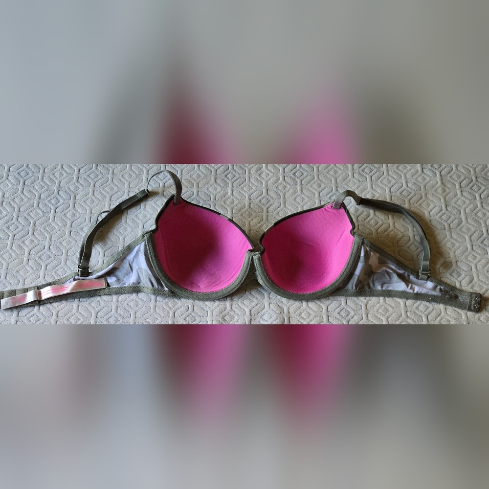PINK VS Camo Print Padded Bra, 34B - Picture 4 of 4